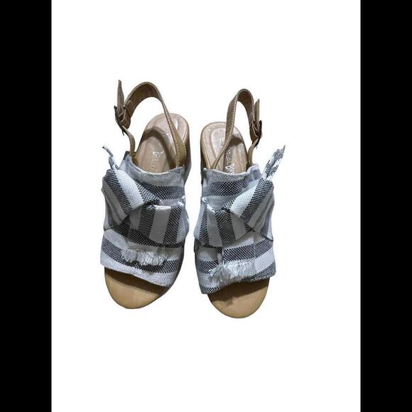 Nature Breeze Size 6 Blue and White Woven Peep Toe Cork Wedge Sandals - Picture 1 of 3